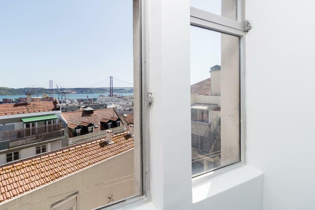 Appartamento Olá Lisbon - Lapa with Panoramic View II Esterno foto